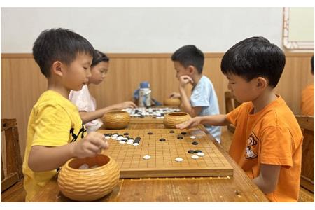 【走進(jìn)清源圍棋課堂】不止教會(huì)圍棋，更能讓孩子從容成長(zhǎng)